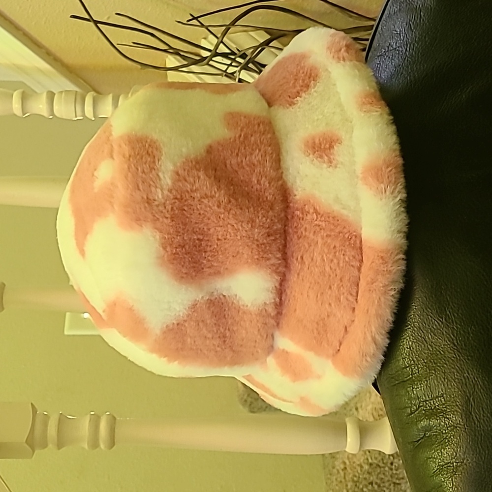 Pink furry bucket hat